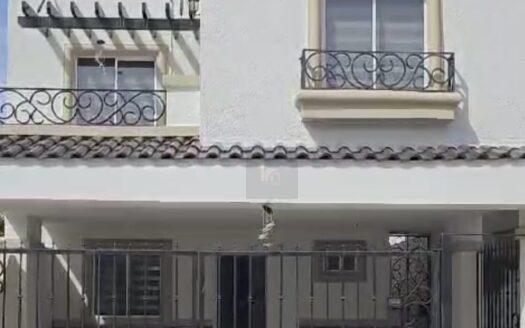 Hermosa casa en Viñedos Residencial
